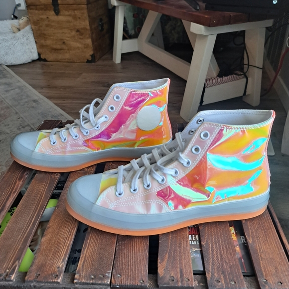 6 pairs of converse - Picture 2 of 7